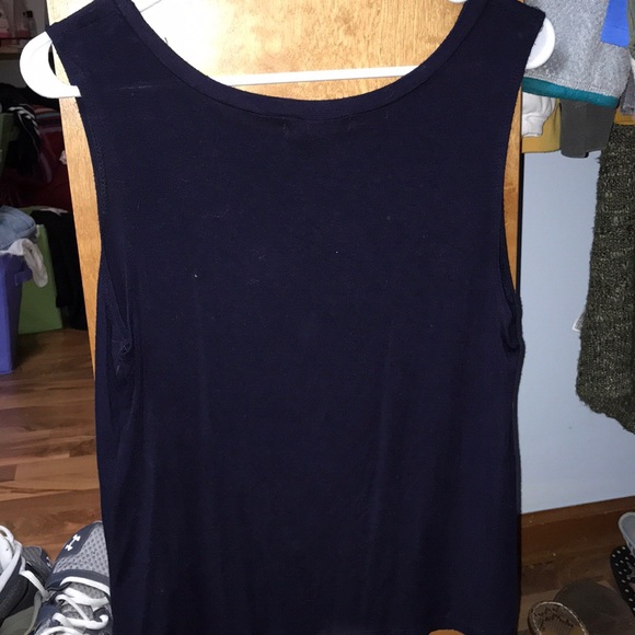 Graphic Tank Top - Picture 3 of 4